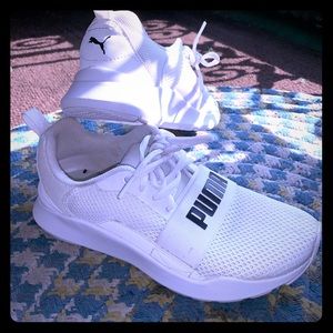 Size 4.5 Puma runner shoes